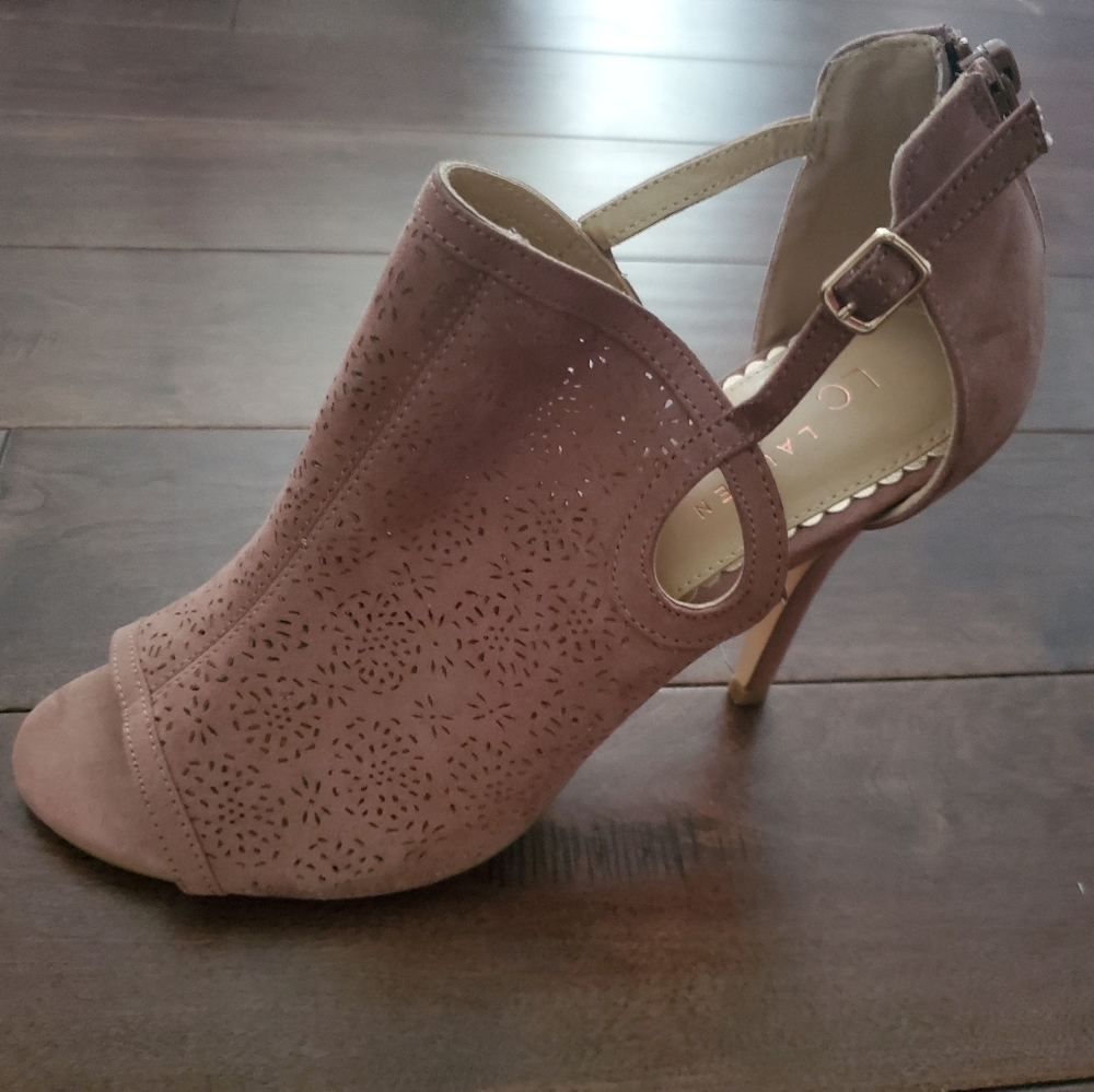 3 inch open toes short boots size 10 in pale pink by LC lauren Conrad